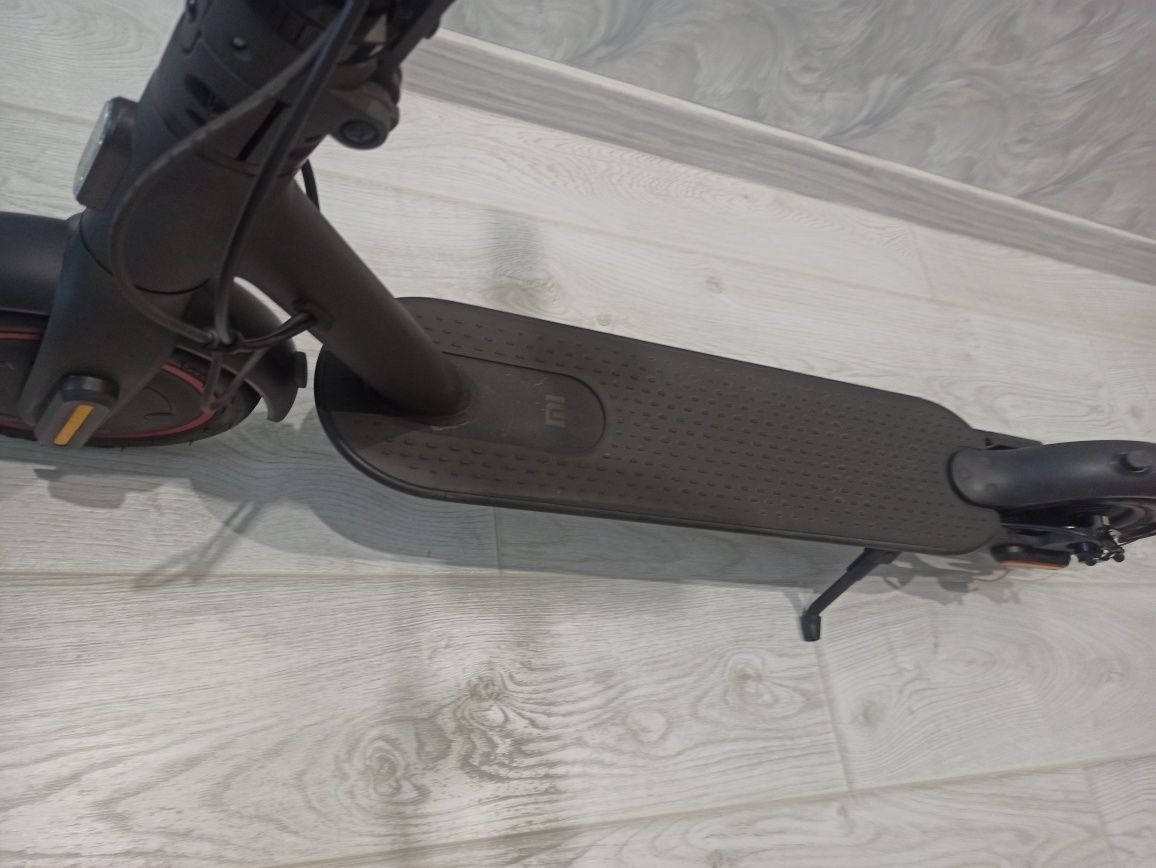 Електросамокат Xiaomi Mi Electric Scooter Pro 2 Black