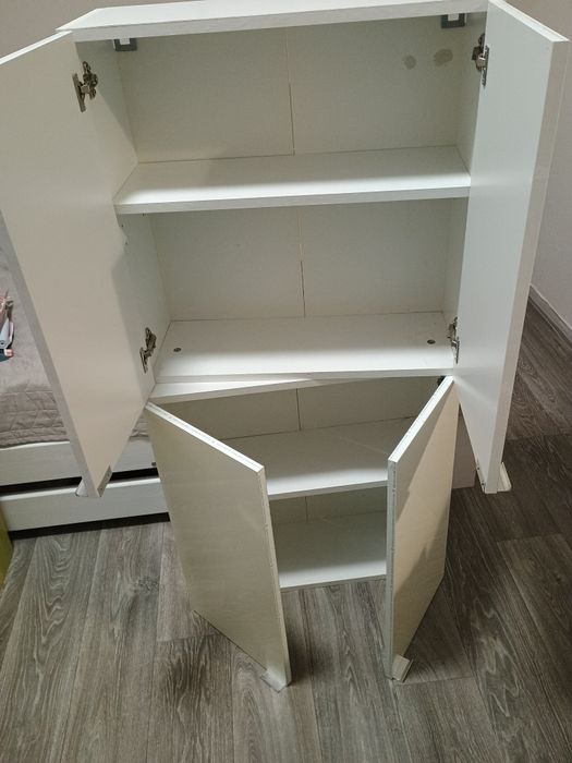 Szafka łazienkowa wisząca z połyskiem