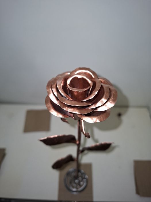 Róża stalowa ręcznie wykona (wieczna róża)na