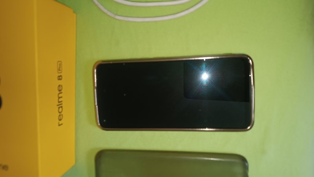 Realme 8 Pro 108 mp 8GB RAM 128GB + 2x etui