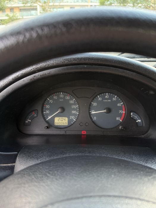 Citroen Saxo 1.1 | 2001 | 80mil km reais