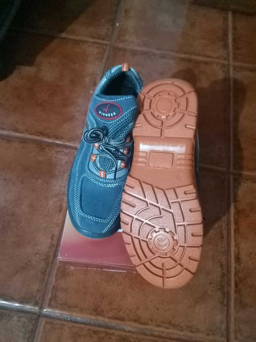 Sapatos trabalho
