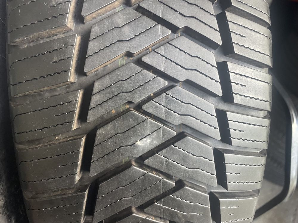 Bridgestone 215/70 R15 C jak nowe! 21 rok!