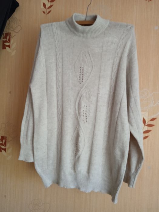 Свитер женский б.у серого цвета