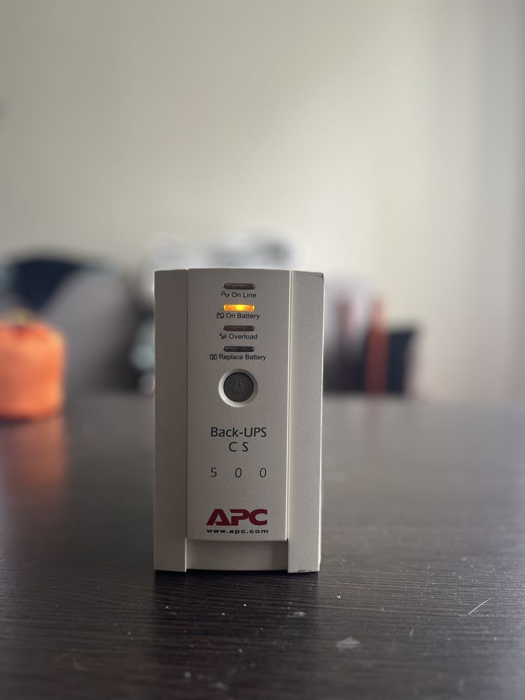 Безперебійник APC Back UPS CS 500