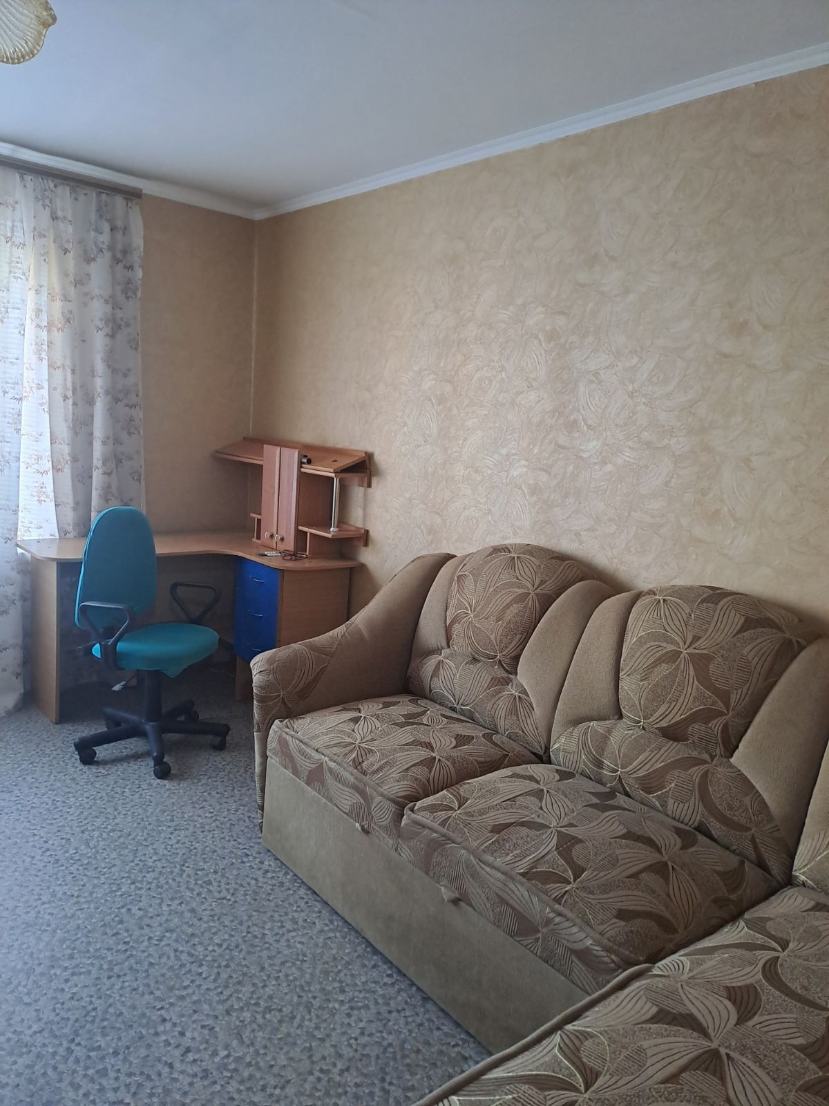 Сдам 2к в Новомосковске(Самар),5/9,кирп.50м2,р-н  хлебзавода,10000грн