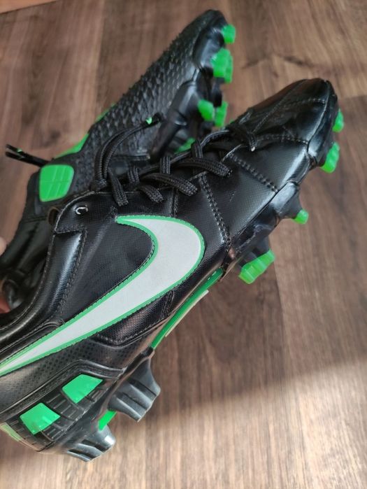 korki NIKE TOTAL 90 STRIKE III FG rozmiar 41