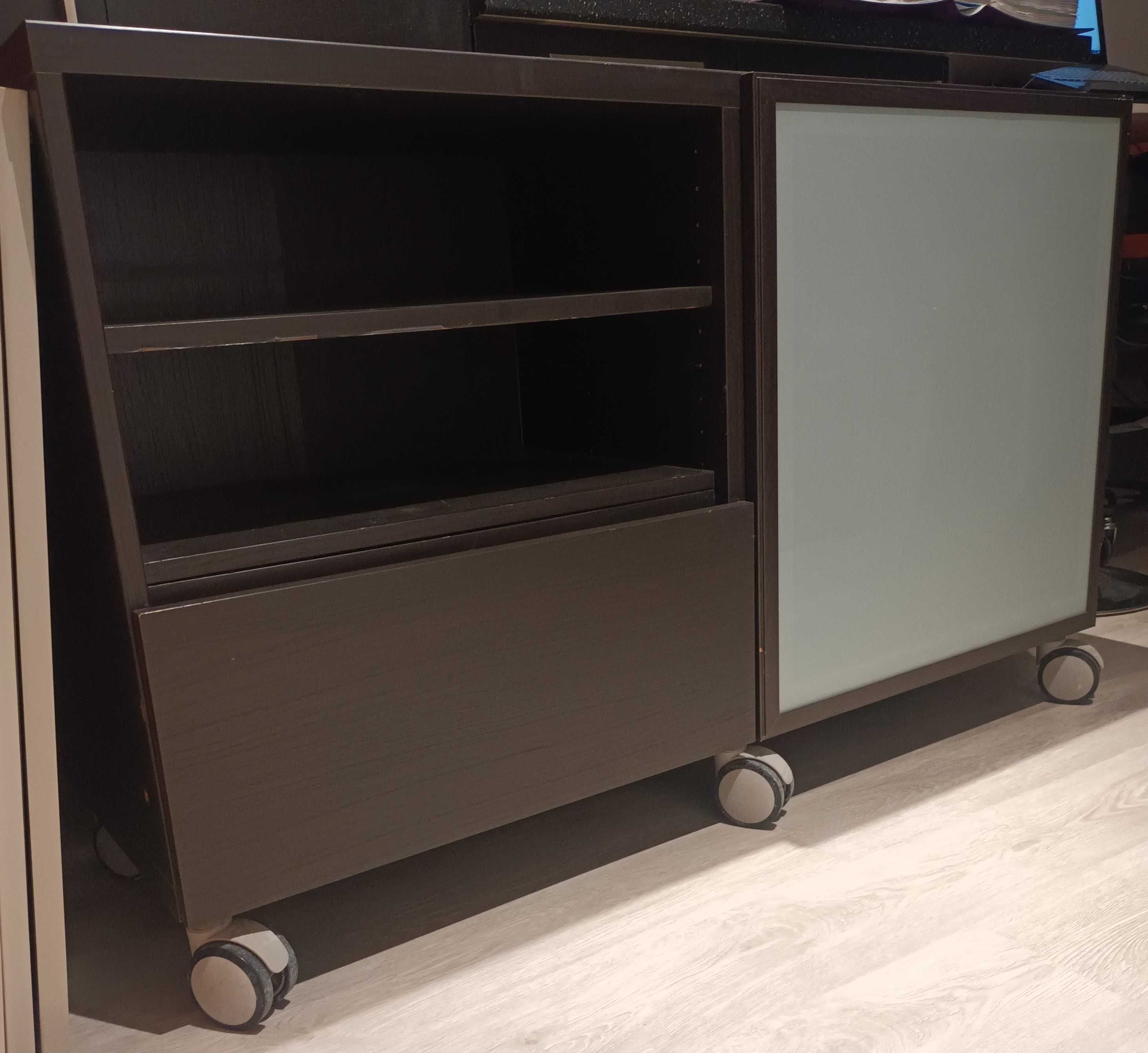 Móvel de sala com rodas (tenho 1 módulo)