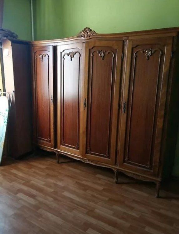 Платяна шафа, ручної роботи