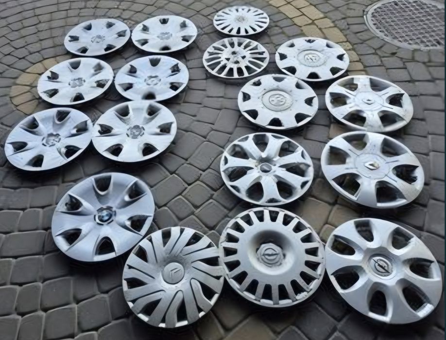 Kołpaki orginały, 15", 16" jak na załączonych zdjęciach