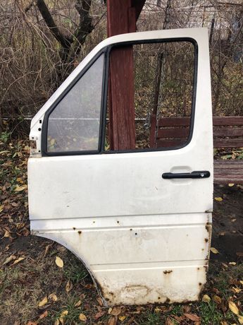 Продам дверку Volkswagen LT35