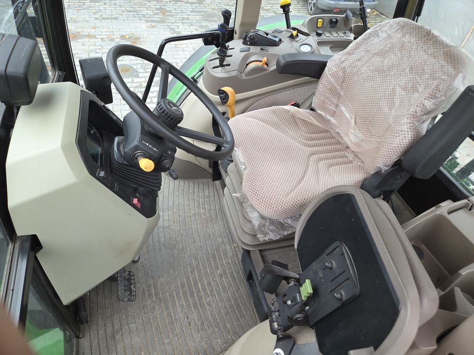 Sprzedam John deere 5090M krajowy