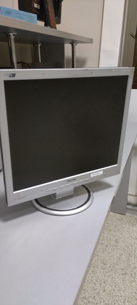 Мониторы Рhilips 160Е1, 170S6, HA191-hanns-g, asus vw193.