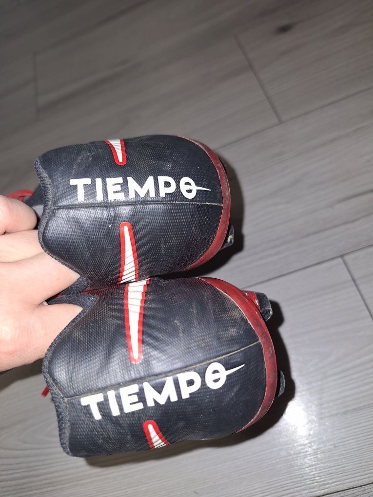Korki piłkarskie rozmiar 42,5 Nike Tiempo