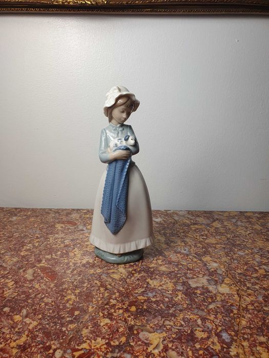 Duża Figurka NAO Lladro Dziewczyna z pieskiem Porcelana Hiszpania 26cm