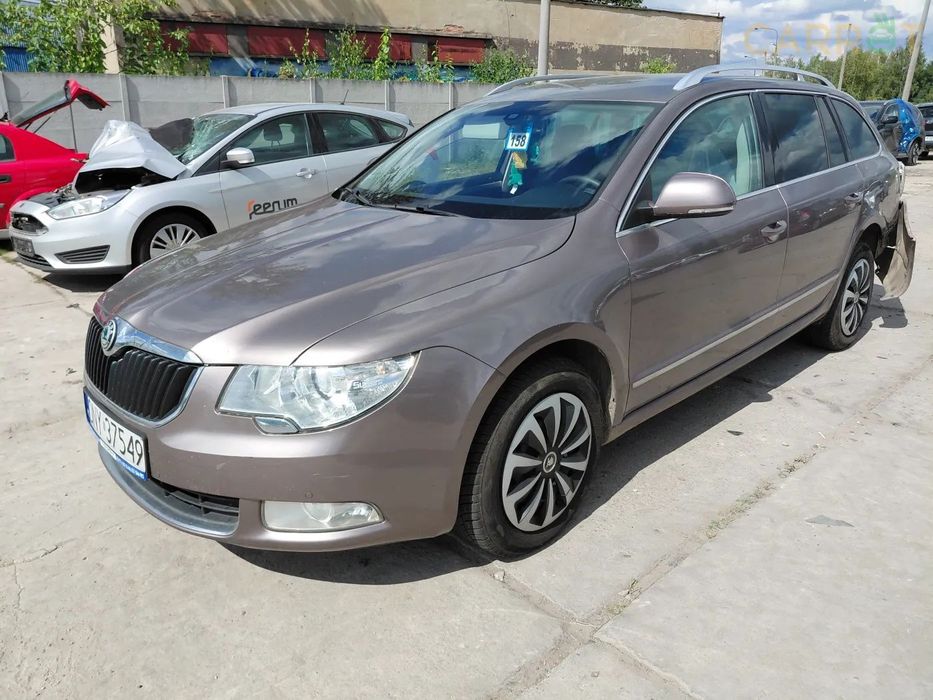 Skoda Superb Skoda SuperB lekko uszkodzona 2011 DSG Skóry Hak el. klapa