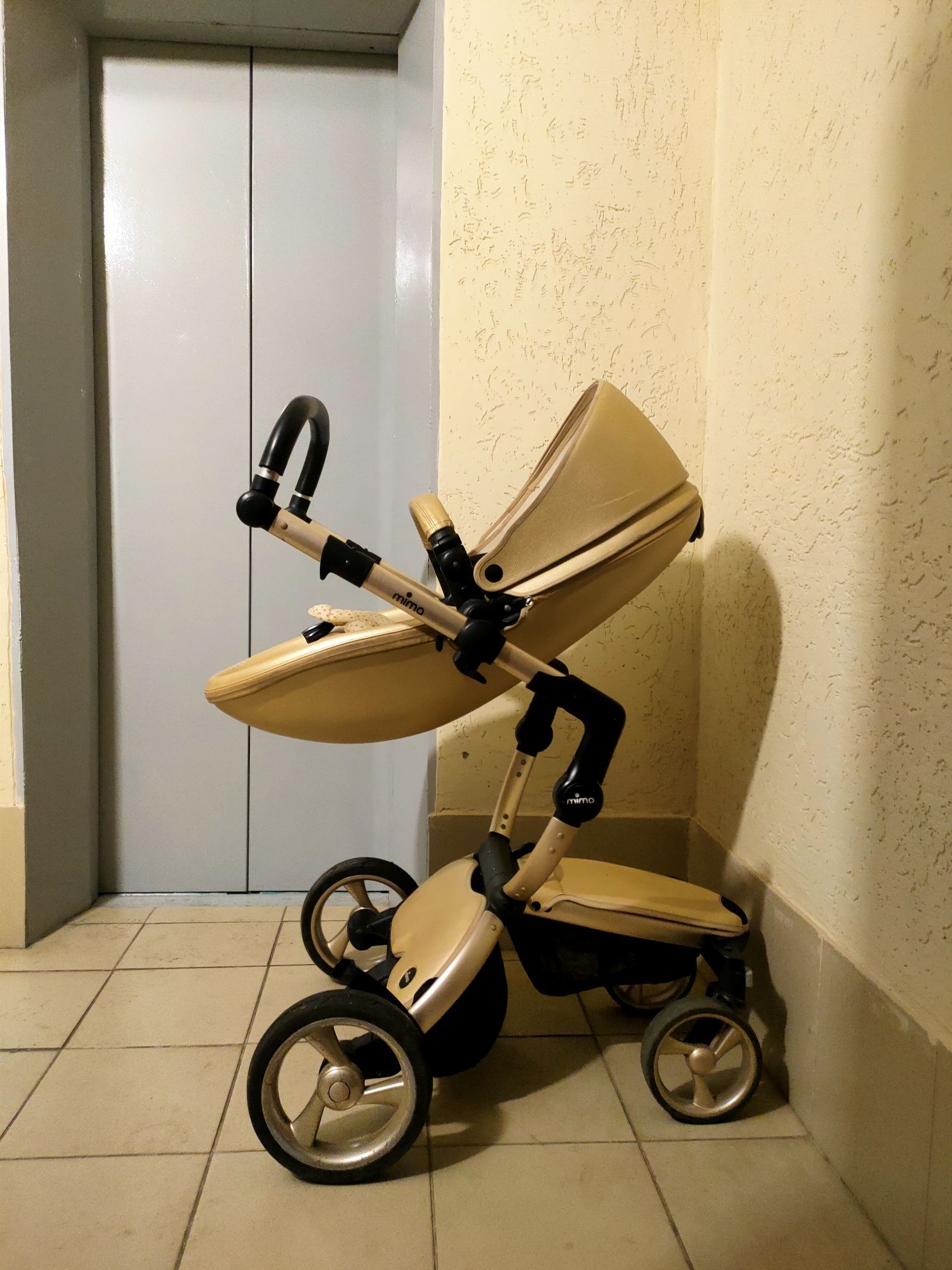 Продам коляску Mima xari