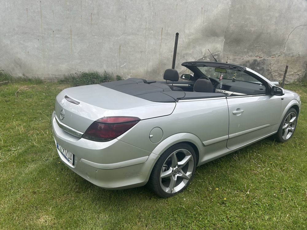 Opel Astra H Twin Top Cabrio