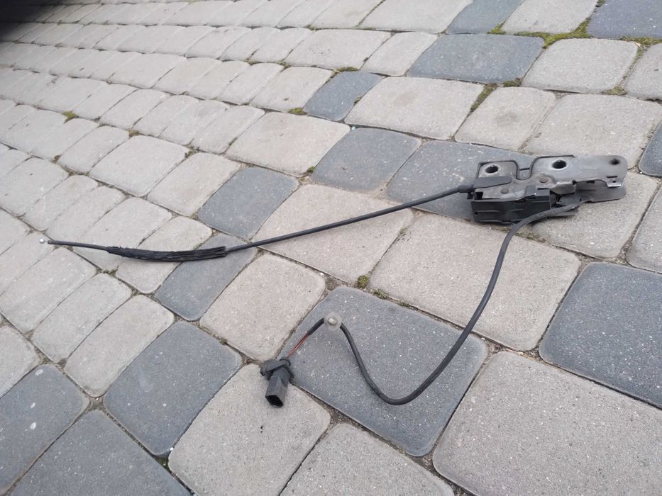VW Passat B6 zamek maski linka rączka otwierania maski