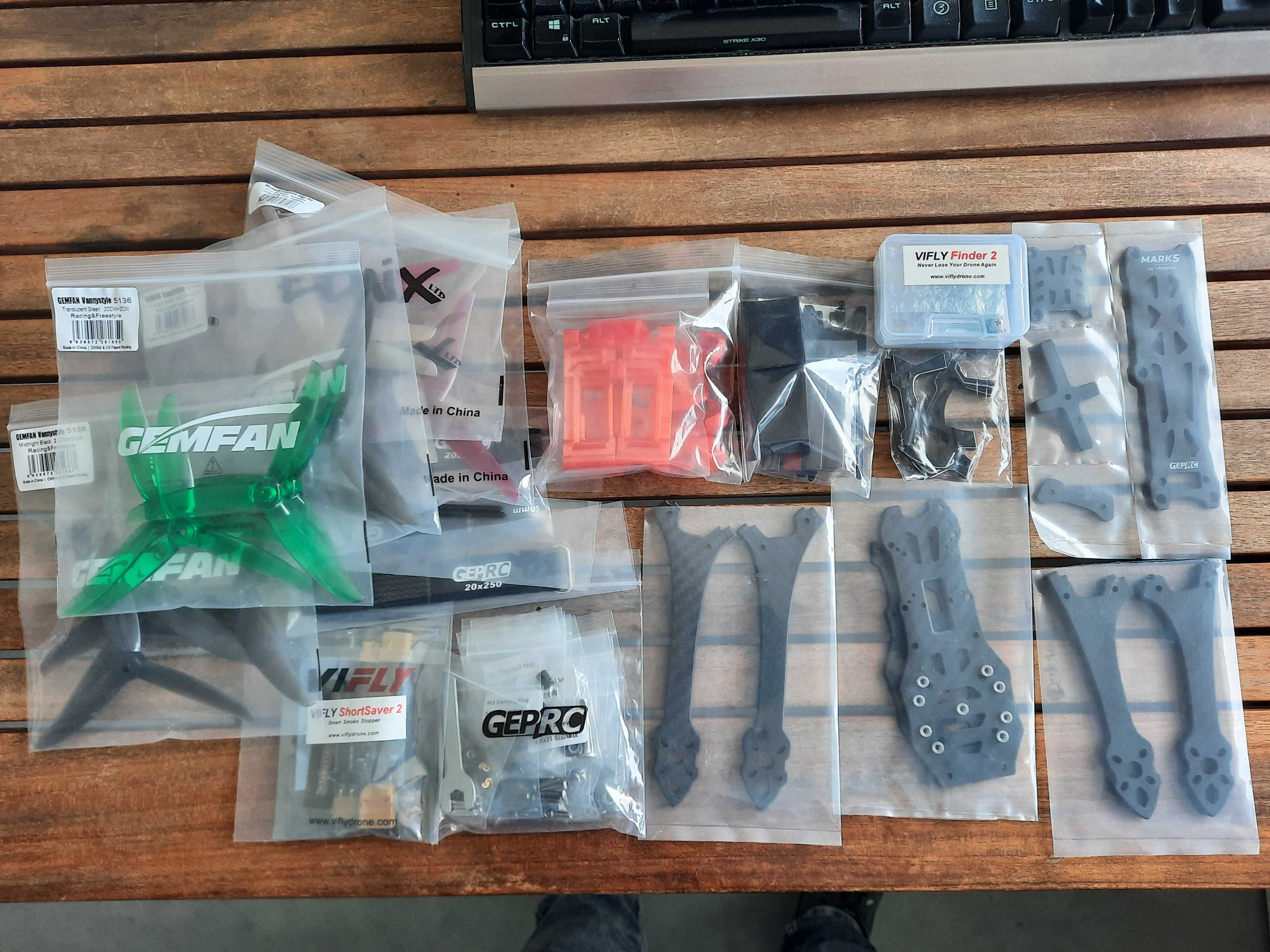 Drone FPV Geprc Mark5, c/ Óculos DJI e RadioMaster - conjunto completo
