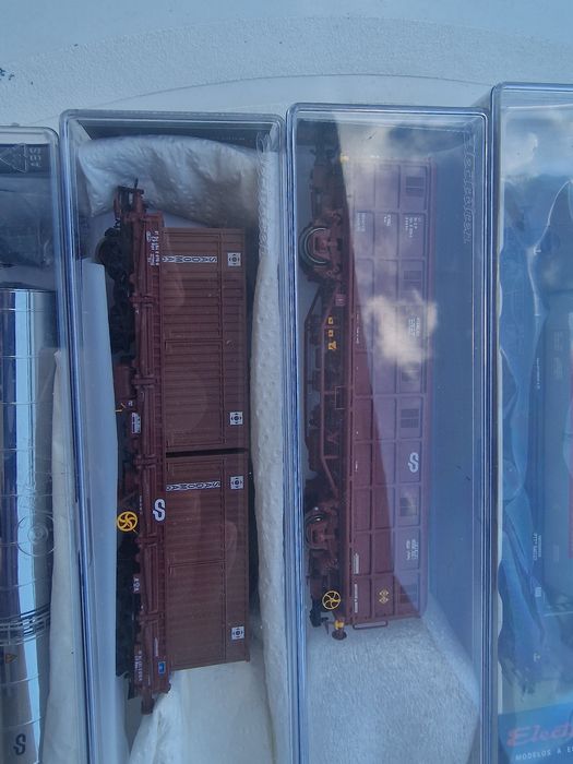 Material ferroviario raro