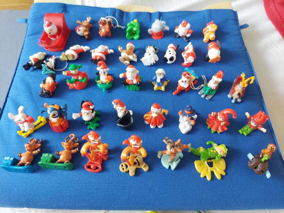 Продам киндеры из Маша и медведь,новогодние,гномы,киндерино и др