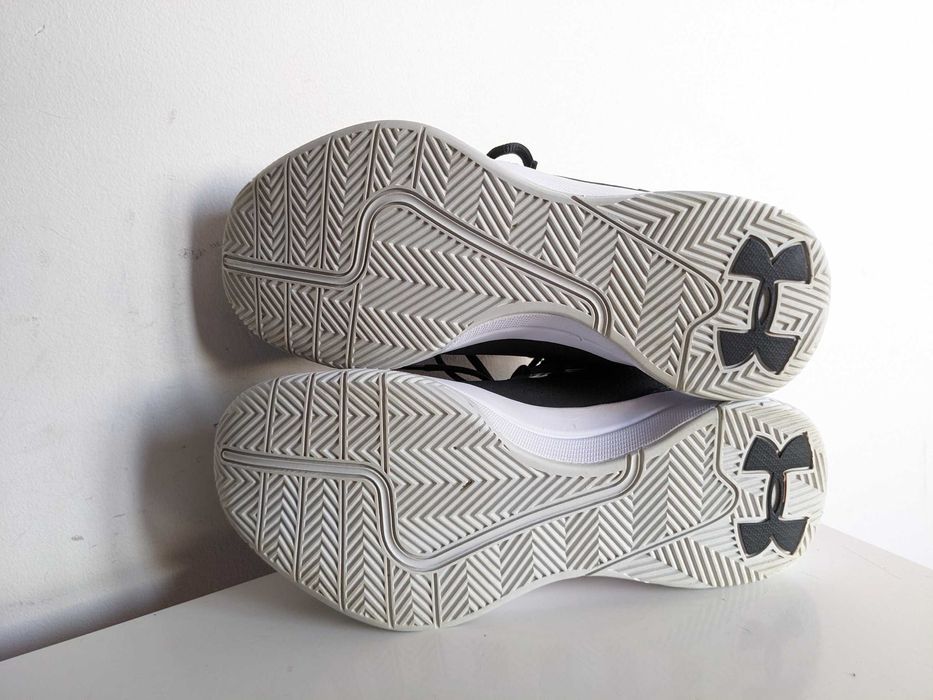 Buty sportowe Under Armour Jet Mid, rozmiar 40