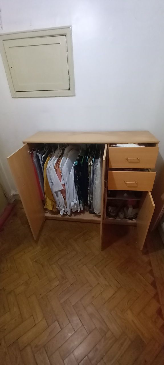 Cómoda de madeira