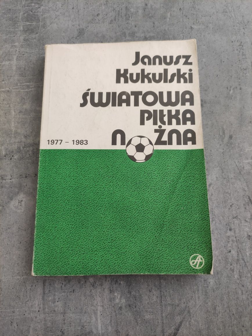 Książka Światowa Piłka Nożna 1977/1983