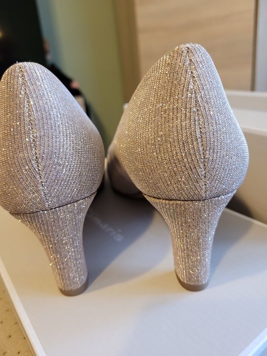 NOWE Buty wyjsciowe 39 beżowe