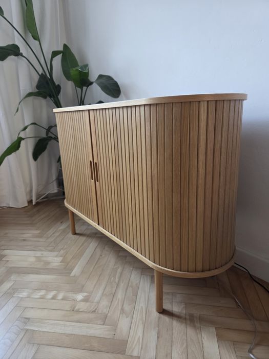 Komoda kredens ryflowany Jysk japandi naturalny dąb