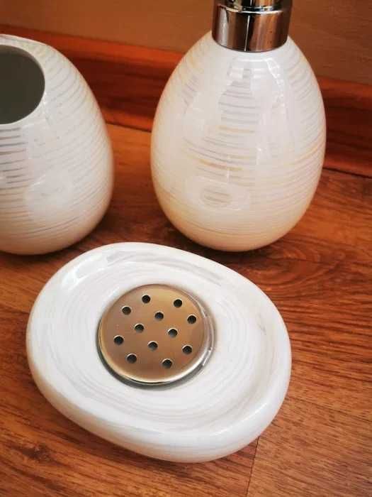 Ceramiczny zestaw łazienkowy dozownik mydelniczka kubek na szczoteczki
