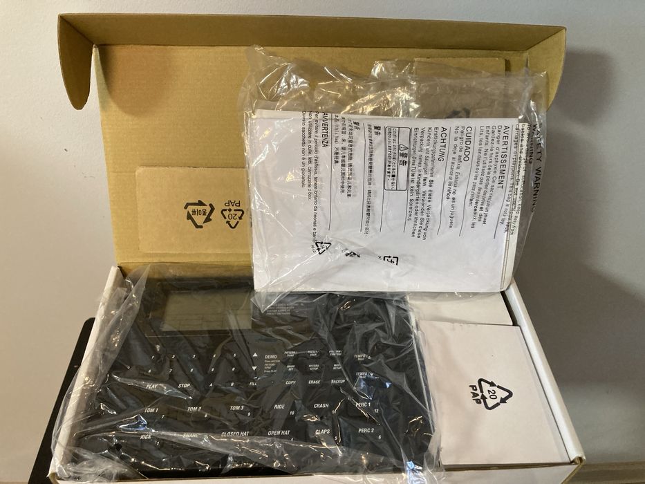 Alesis SR-16 maszyna perkusyjna jak nowa