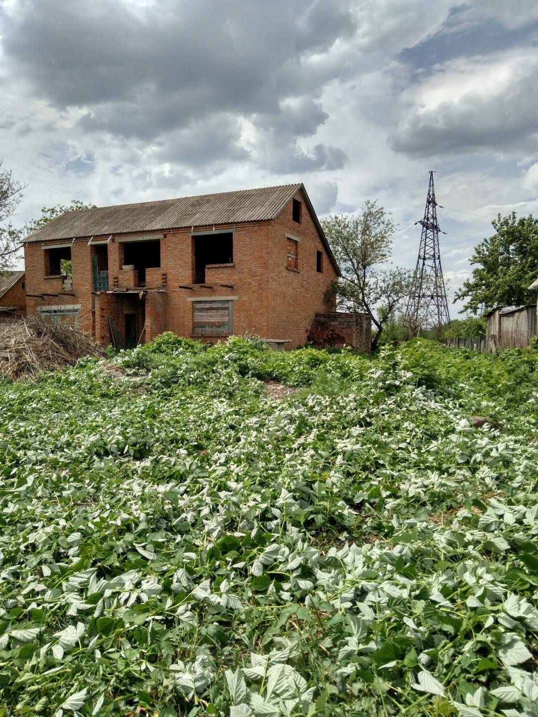 Продам земельну ділянку 40 соток з недобудовою ТОРГ МОЖЛИВИЙ