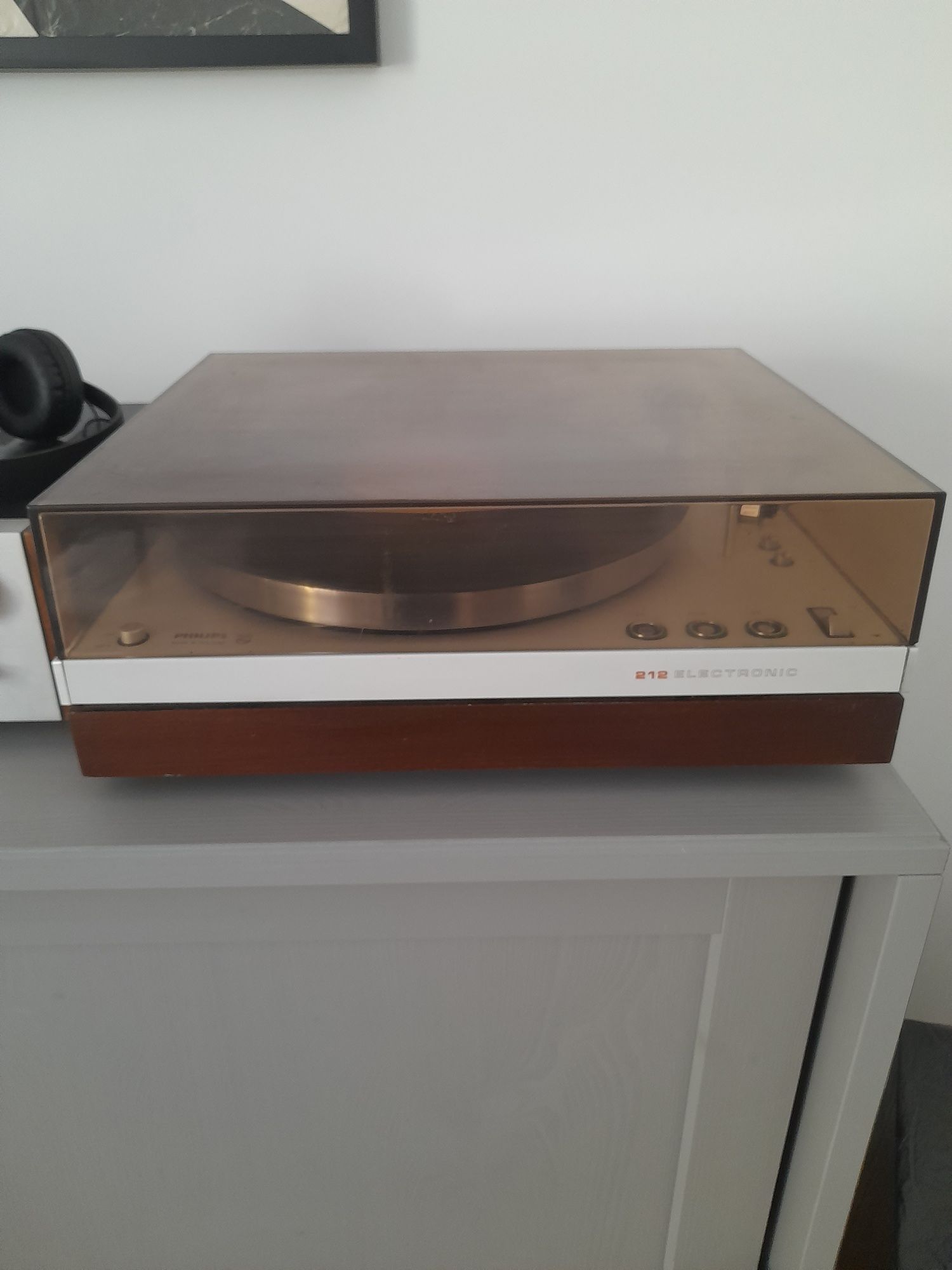 Gira discos Philips GA212