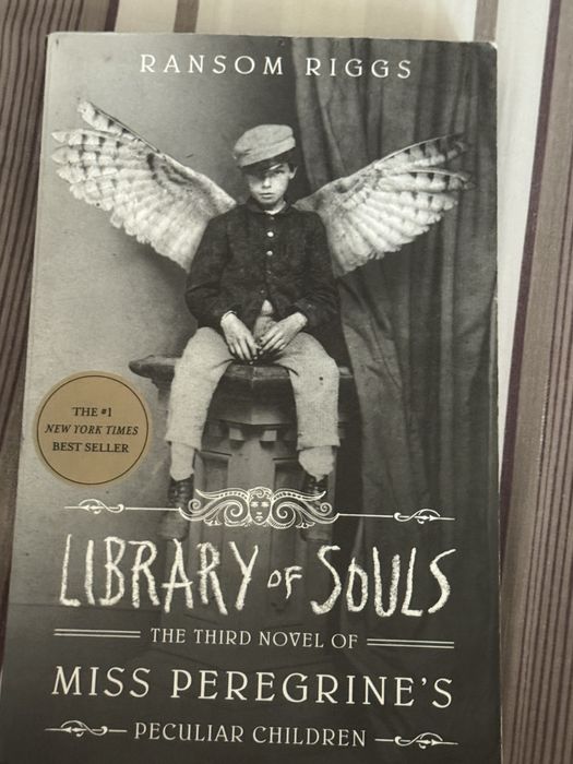 Library of souls книга міс сапсан