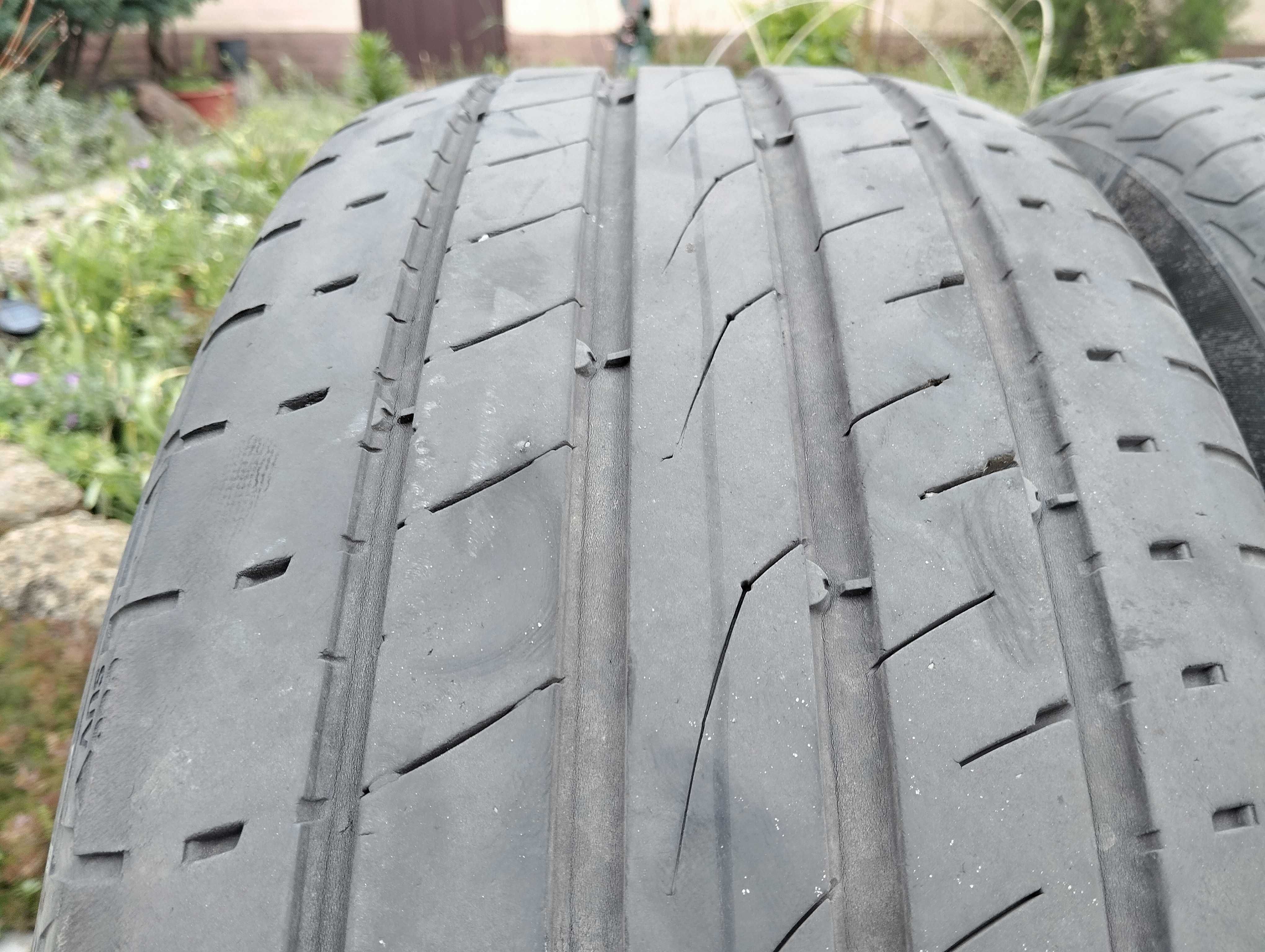 Автогума Continental UltraContact UC6 235/55 R19