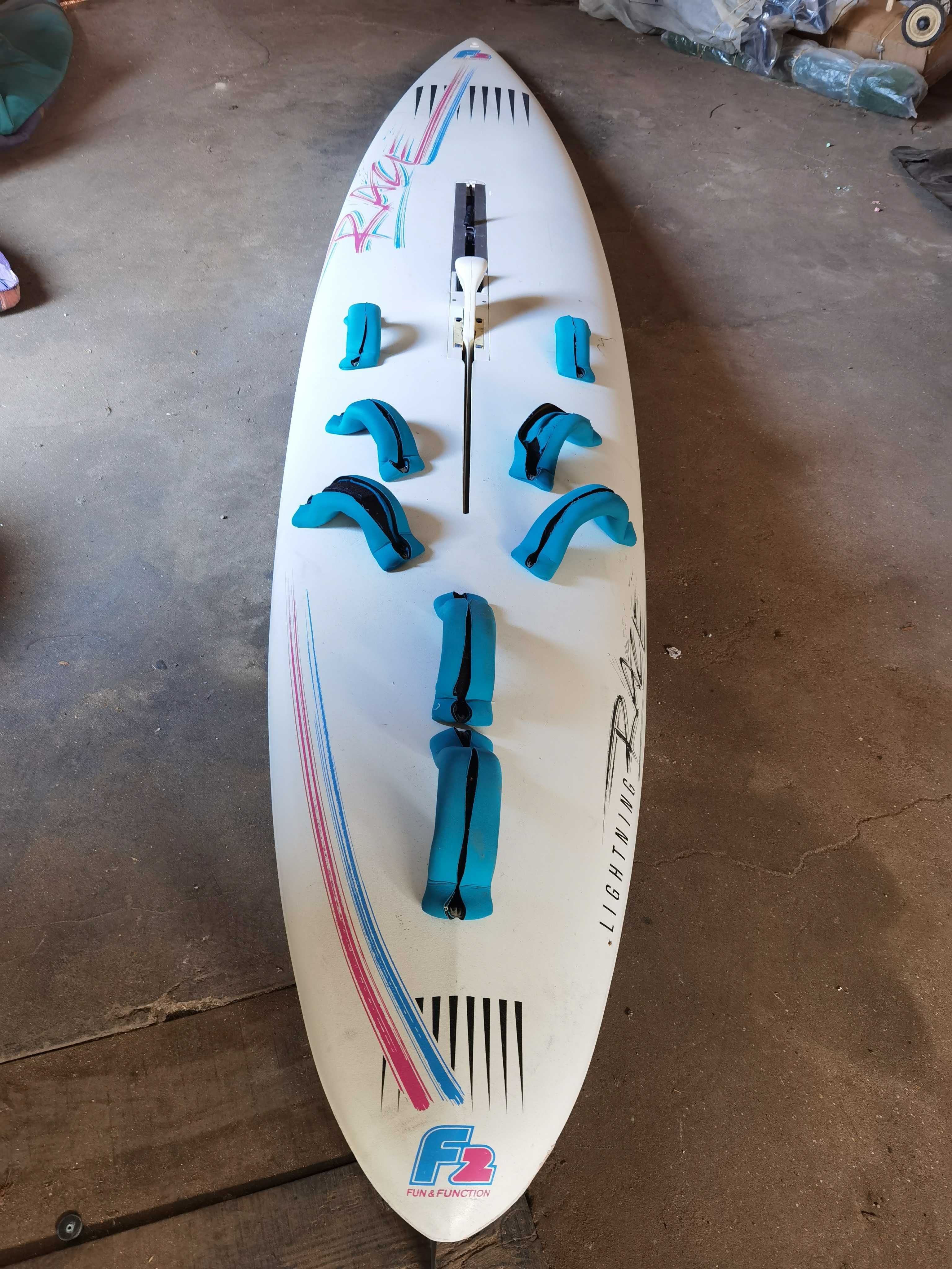 Prancha windsurf F2 Lightning Race EC Lite 3,8 mt - excelente estado