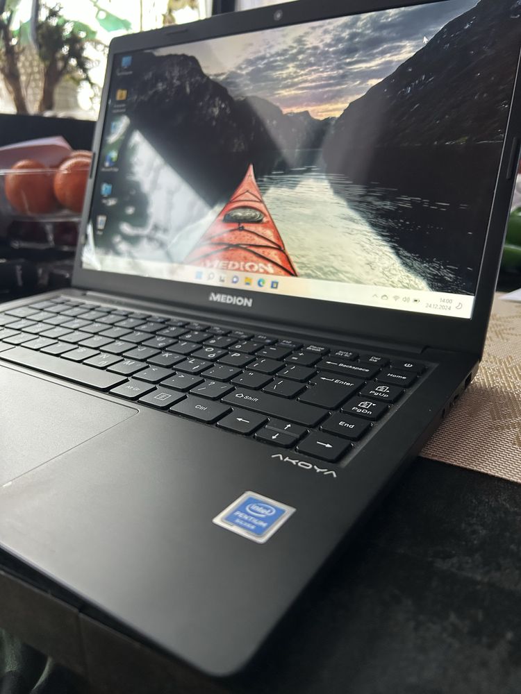 Notebook MEDION dysk SSD 128 RAM 4Gb windows 11 home NOWY LAPTOP