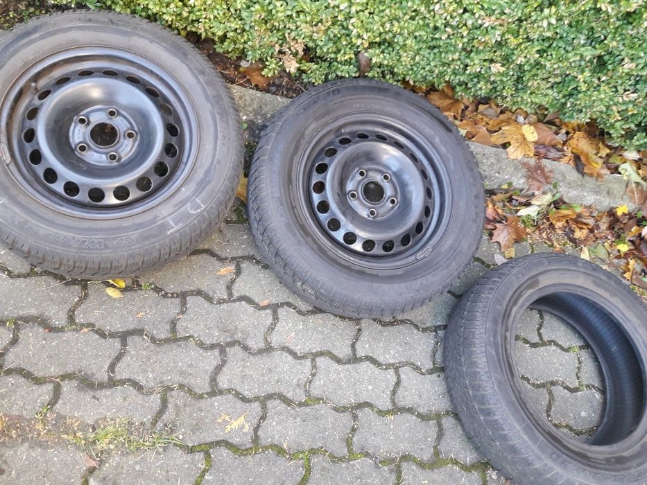 4 koła zimowe vw golf 195/65 R15 plus kołpaki