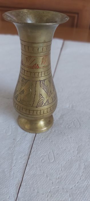 Dzbanuszek mosiężny .