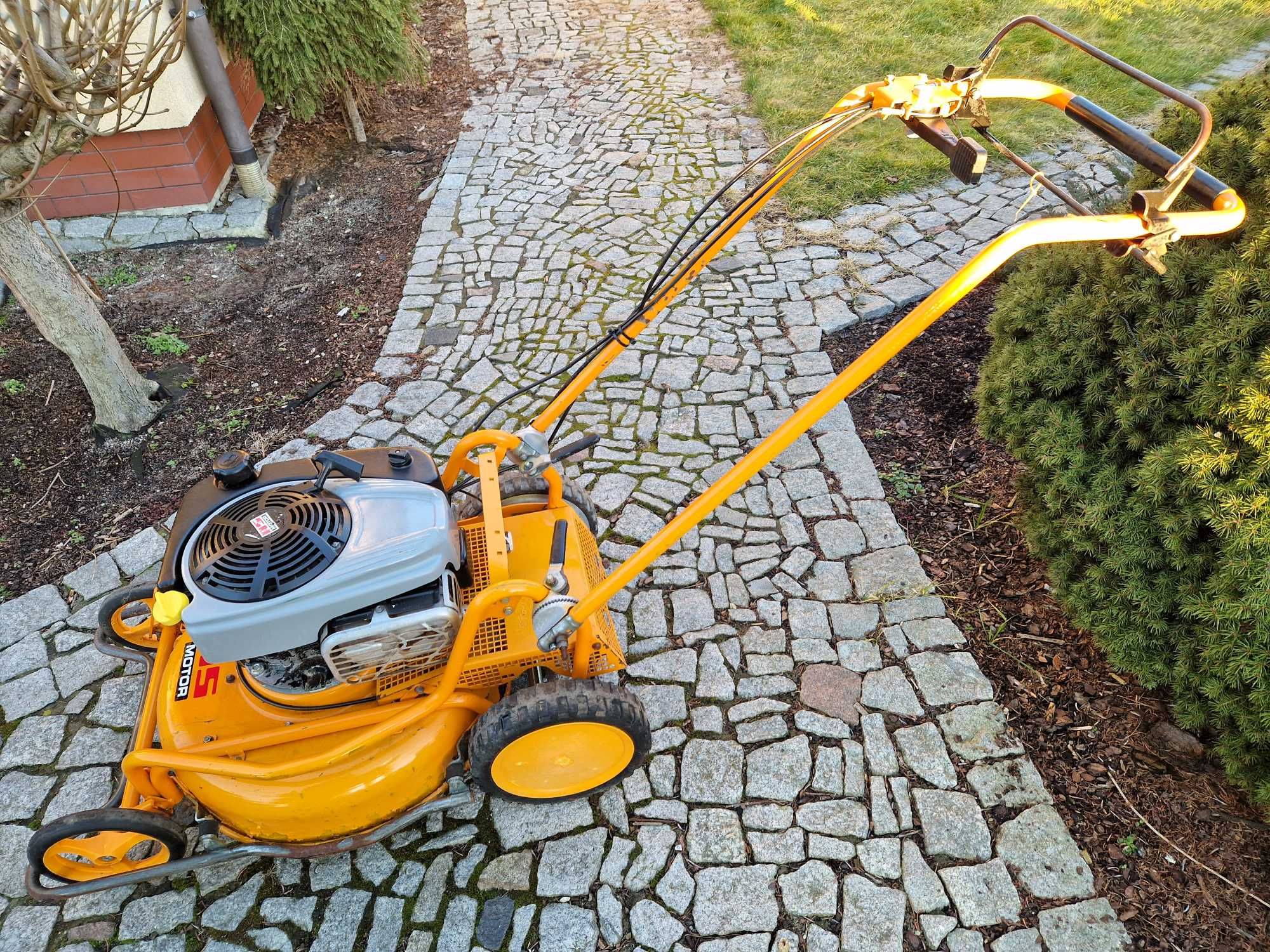 Kosiarka spalinowa AS PROCLIP 4 TA 6KM B&S mieląca trawę!