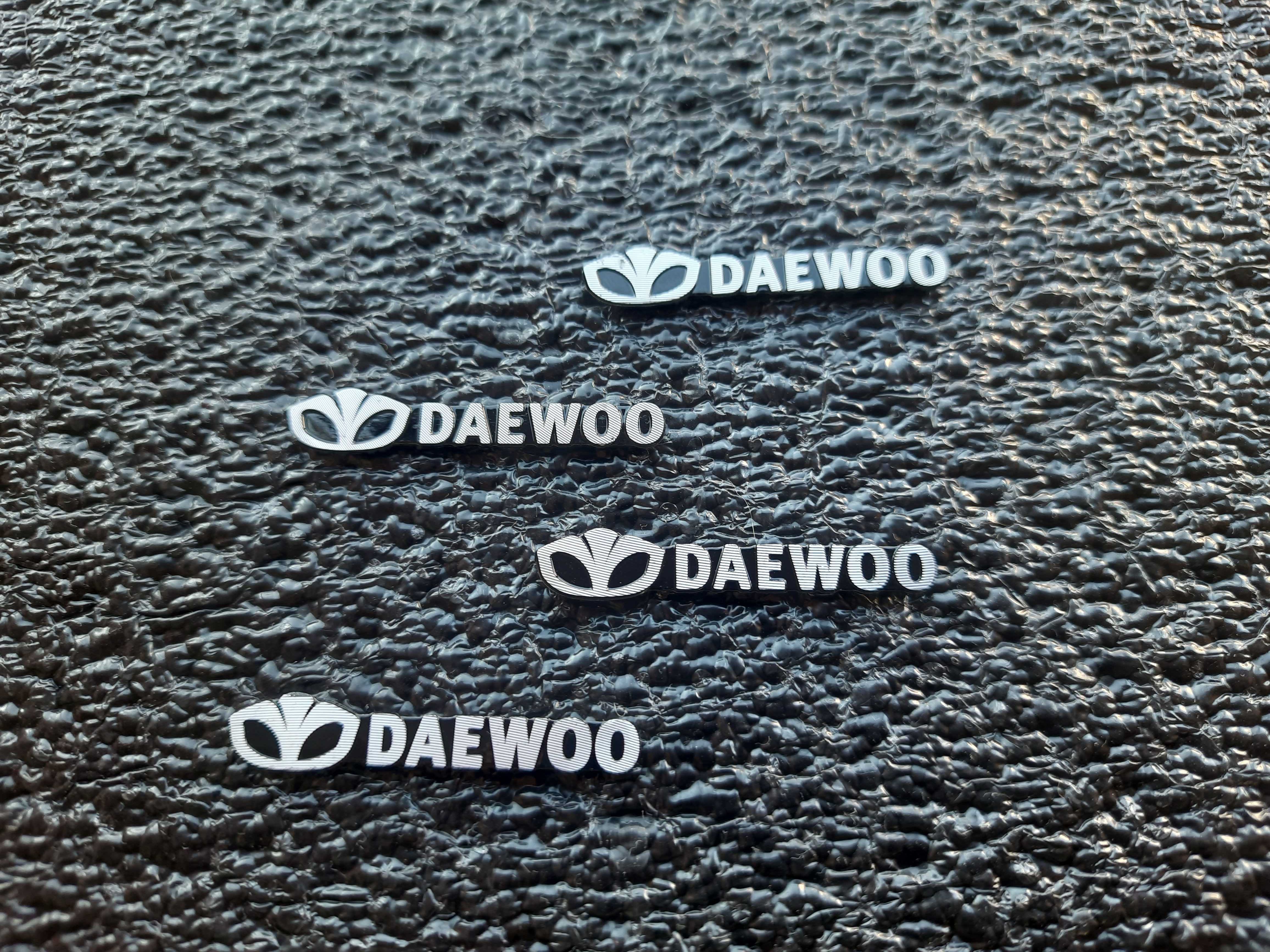 Мініемблеми Daewoo