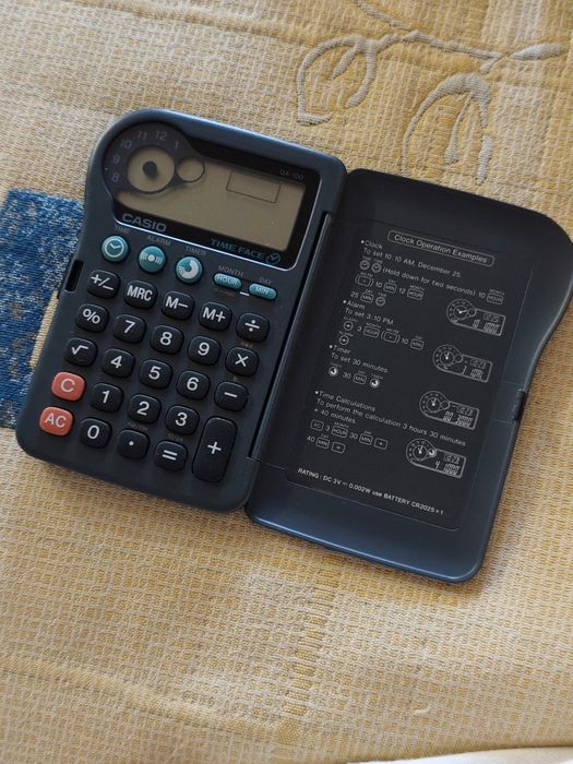 Калькулятор Casio, потребує заміни батарейки