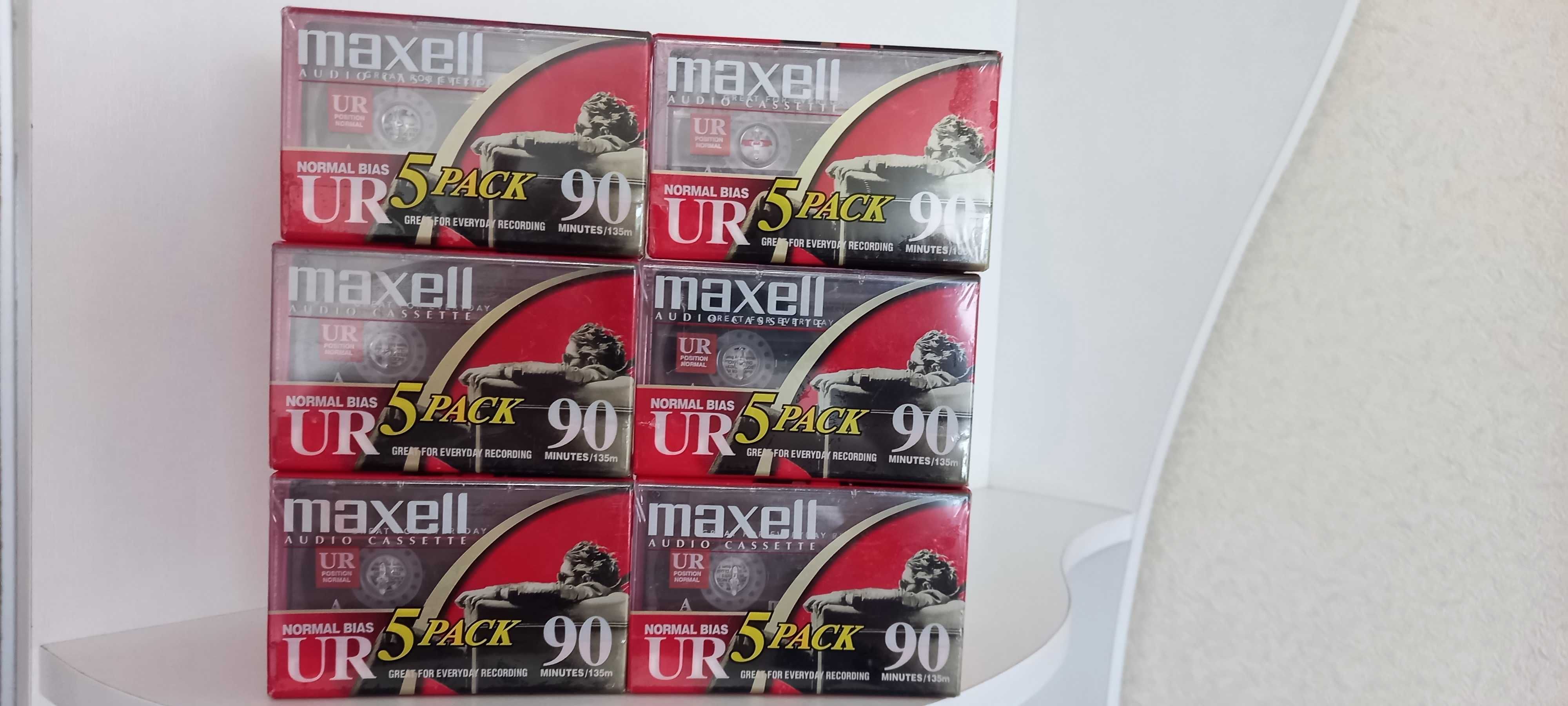 Аудио кассеты Maxell UR-90 запечатанные в пленке.