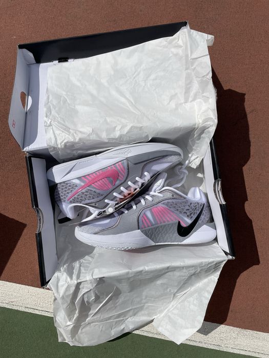 Баскетбольны кросівкі sabrina 2 flowers 39 розмір