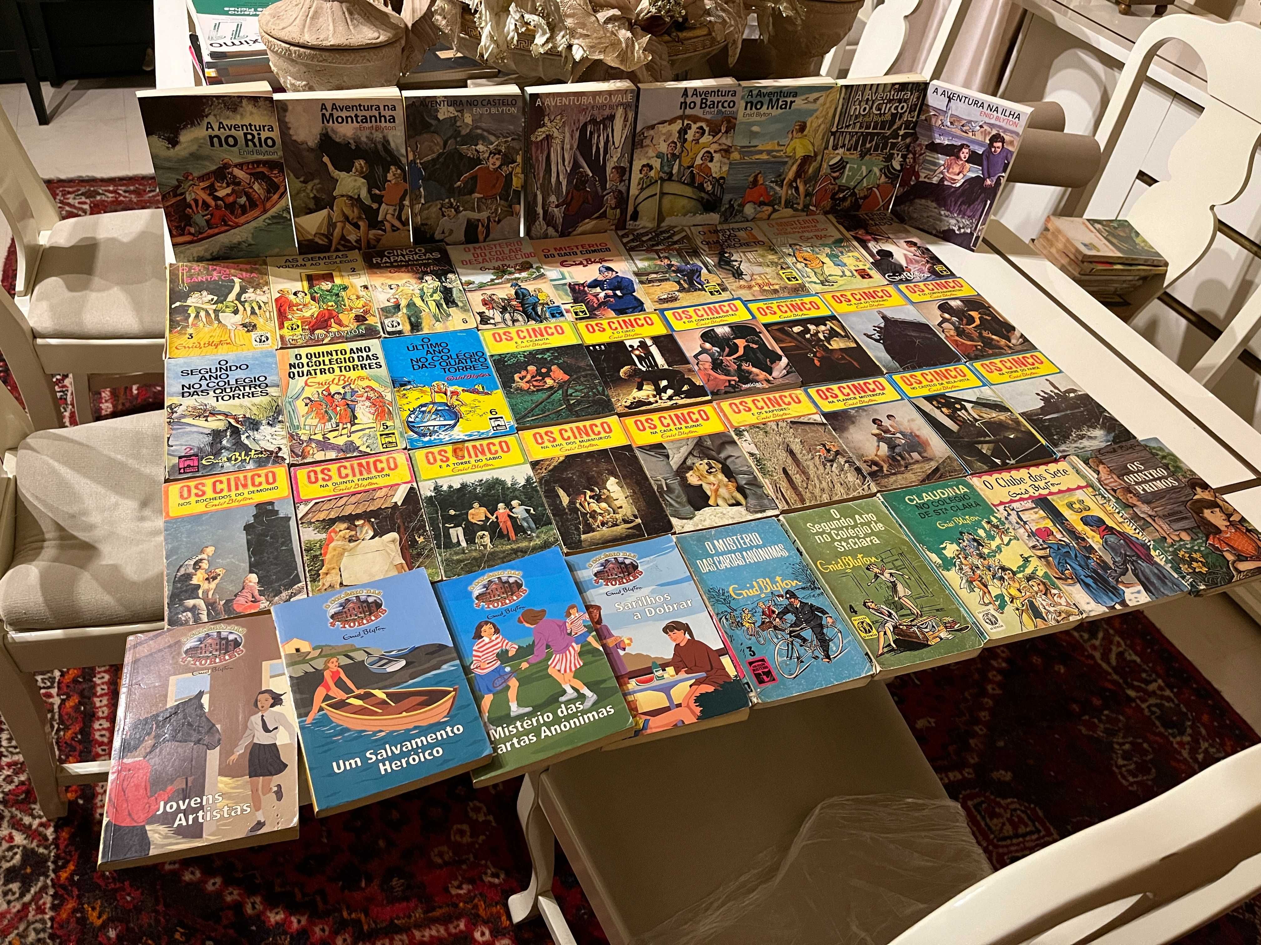 44 livros de Enid Blyton (Os Cinco, A Aventura, 4 Torres, Gémeas, etc.