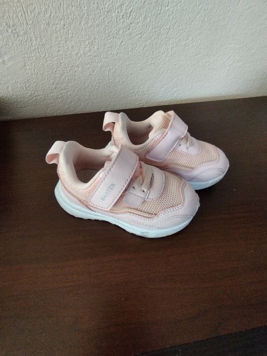 Adidasy dla dziewczynki Bartek rozmiar 22 jak nowe