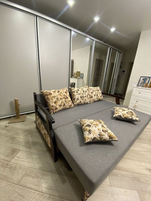 Продам диван у гарному стані б/у