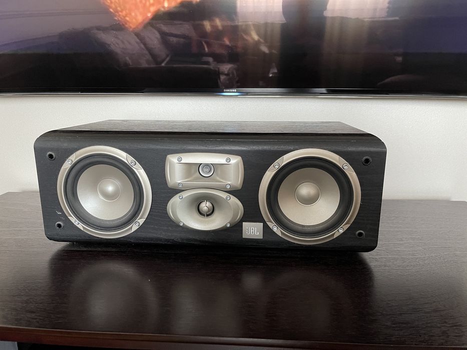 Центральный динамик JBL LC1